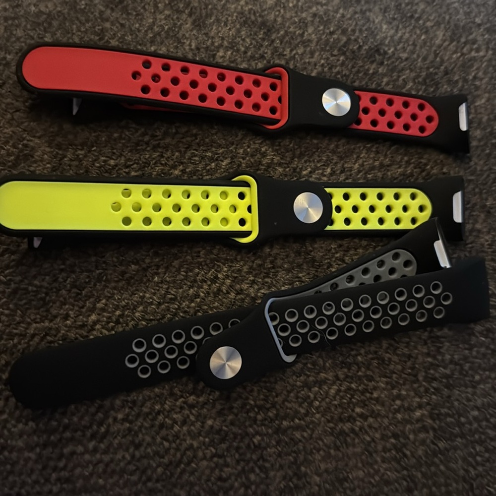 Fitbit bands - Picture 2 of 4